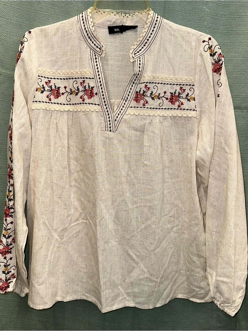 Solitaire Embroidered Boho Peasant Blouse - Cream/Red Floral